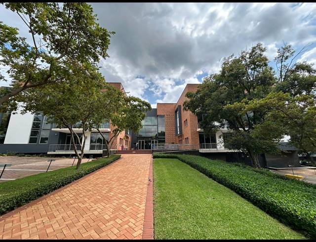 669M² OFFICE TO LET IN BRYANSTON